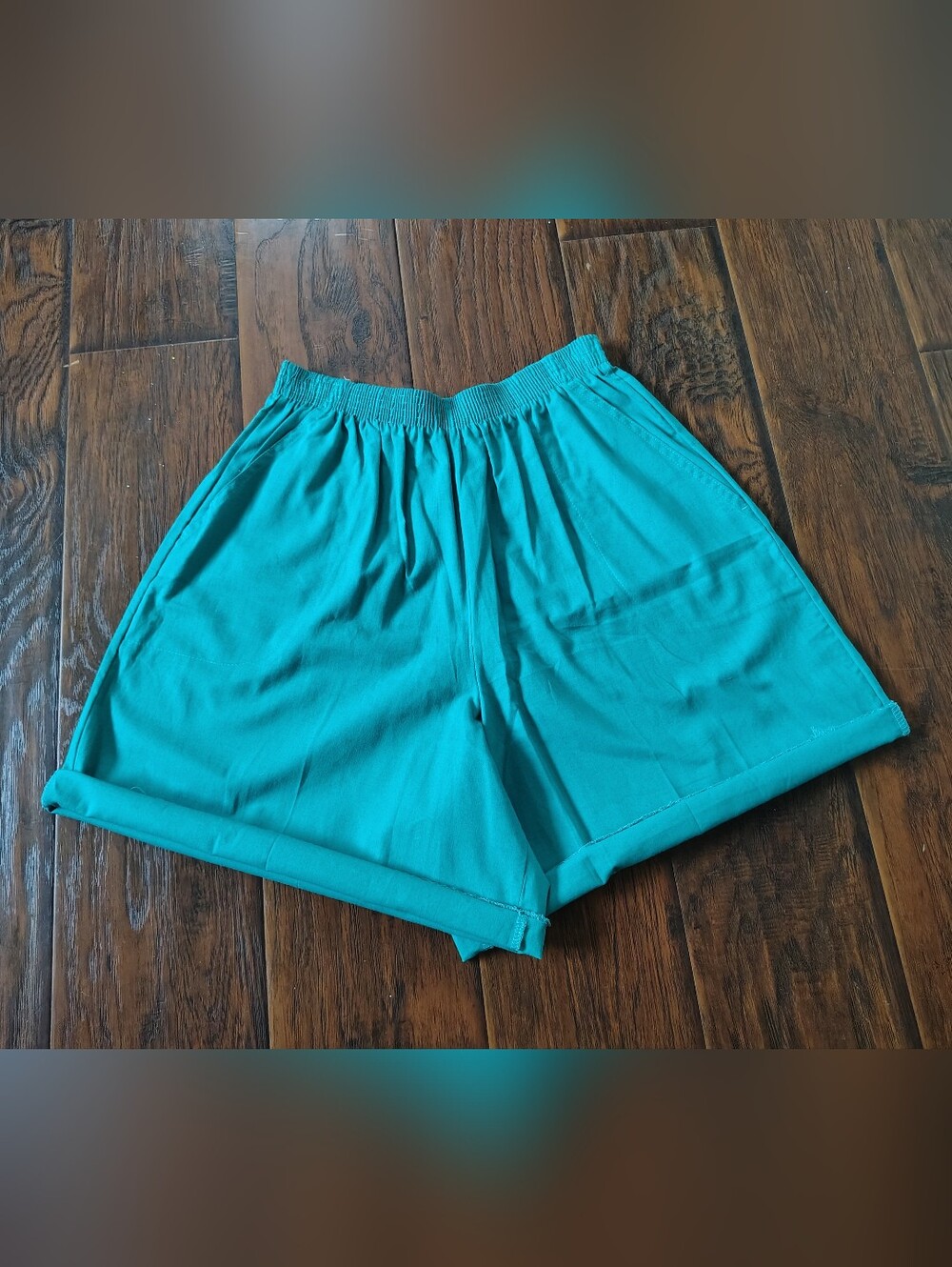 Vintage 90s Green Street Elastic high waisted solid green shorts Size M